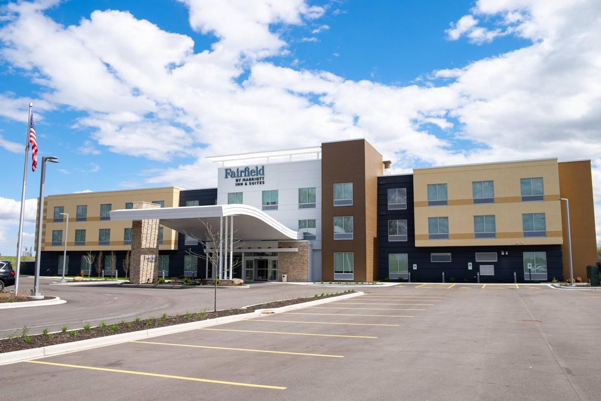 Fairfield By Marriott Inn & Suites ฟงด์ดูลัค ภายนอก รูปภาพ